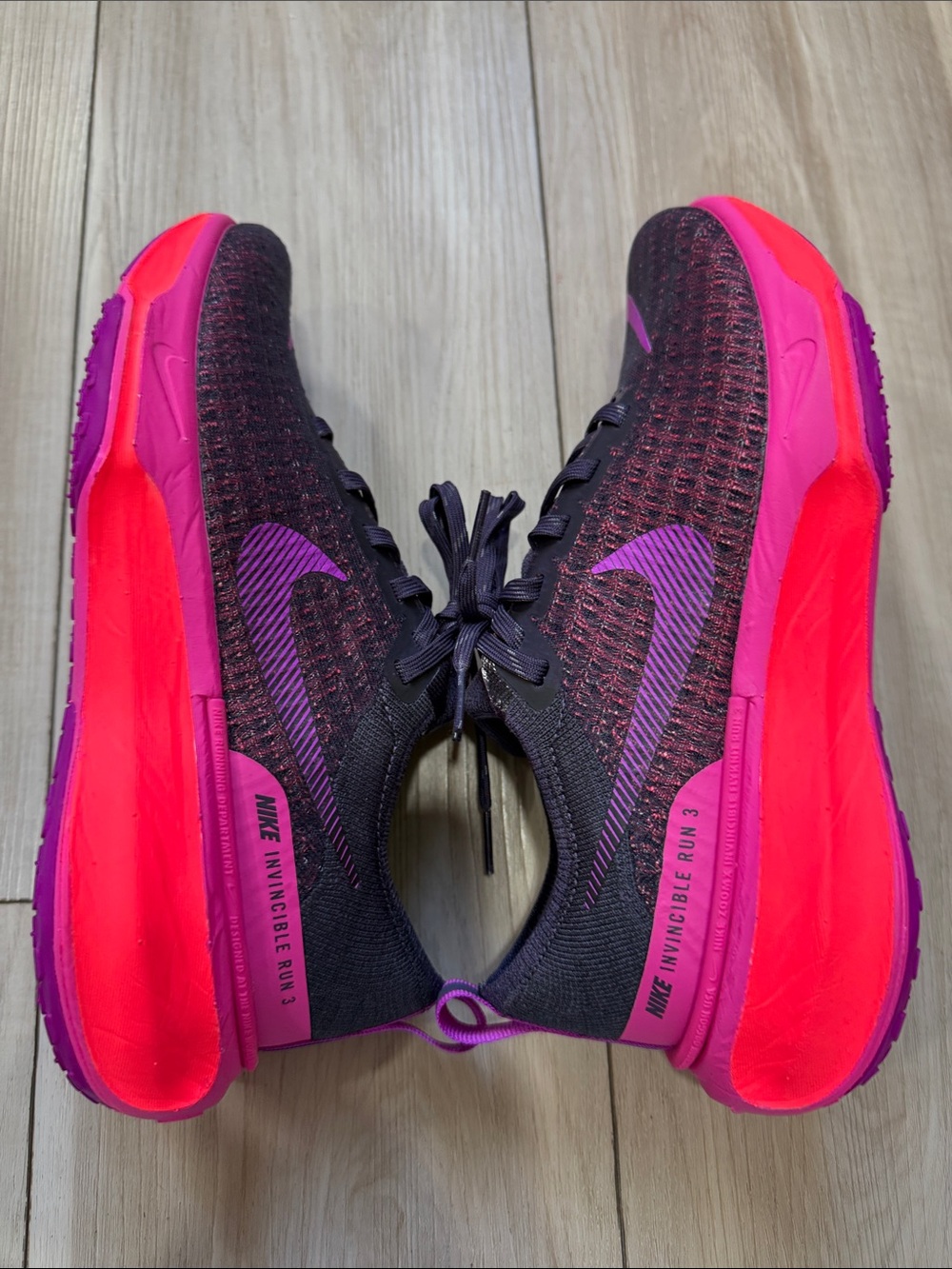 Nike Women's Black Pink Purple Running Shoes - Picture 3 of 7